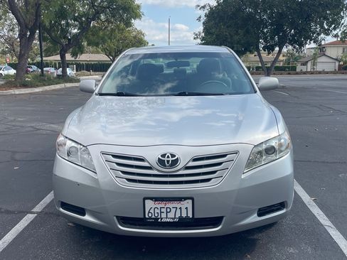 Used 2009 Toyota Camry LE image 2