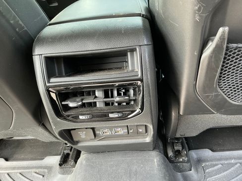 Used 2023 Jeep Grand Cherokee Limited AWD/4WD image 22