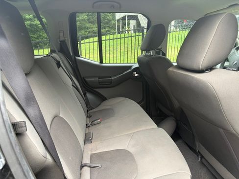 Used 2012 Nissan Xterra X AWD/4WD image 7