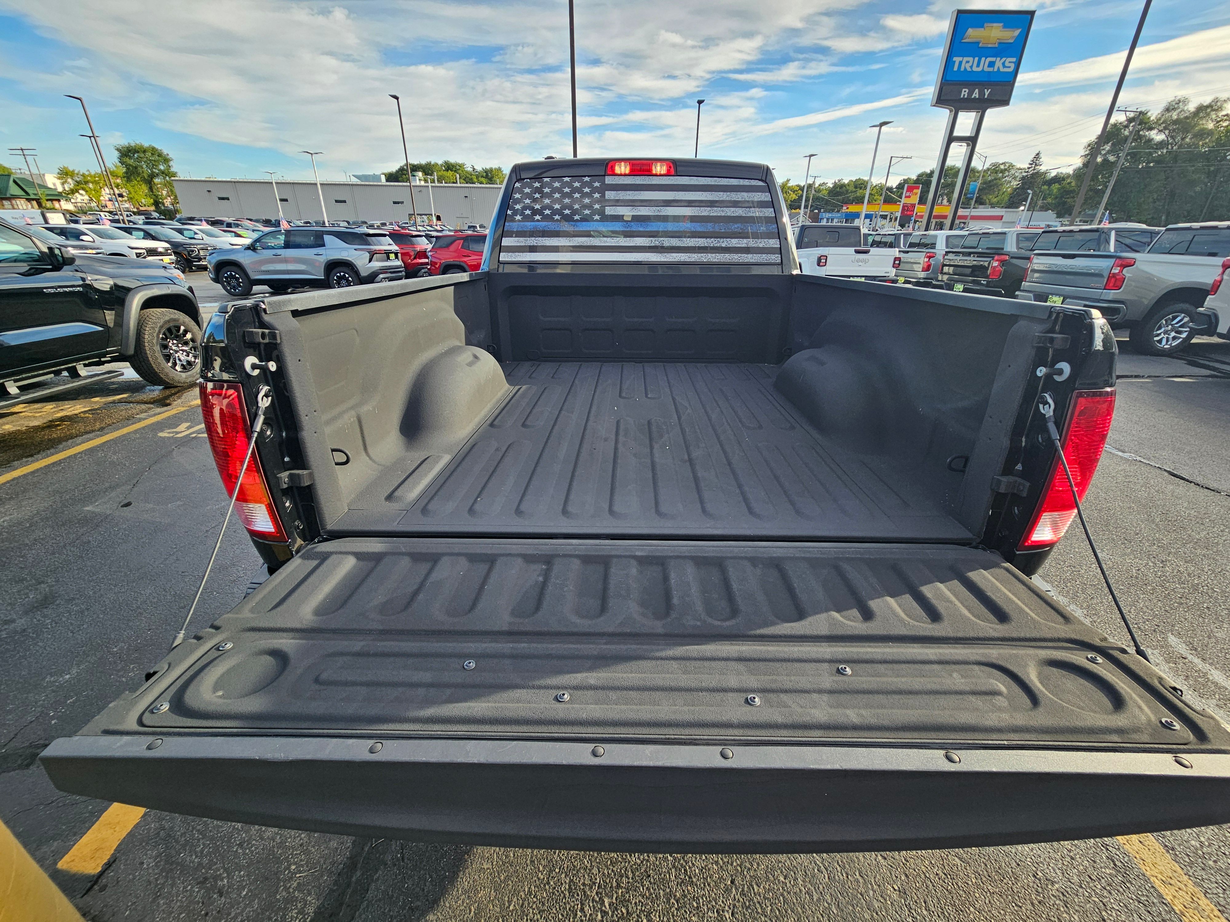 Used 2018 RAM 1500 Express w/ Express Value Package AWD/4WD image 10
