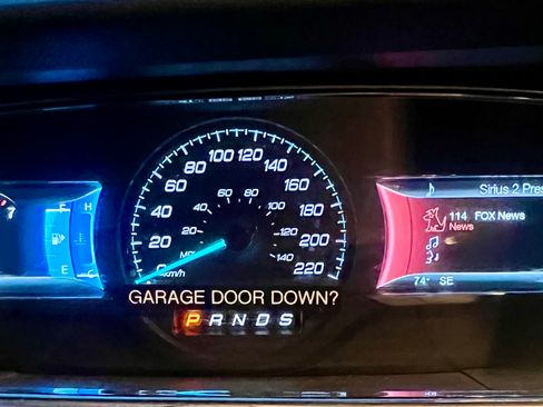 Used 2013 Ford Taurus SEL image 6