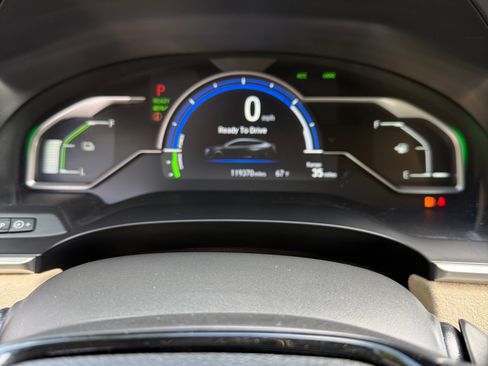 Used 2018 Honda Clarity Touring image 16