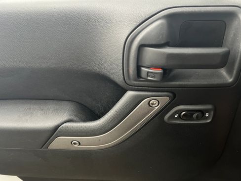 Used 2013 Jeep Wrangler Unlimited Sport image 17