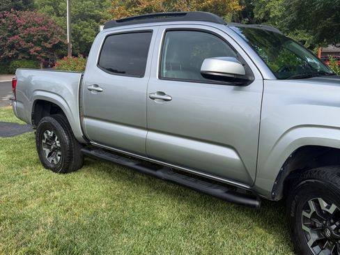 Used 2022 Toyota Tacoma SR AWD/4WD image 17