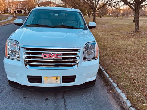 Used 2009 GMC Yukon 4WD Hybrid image 10