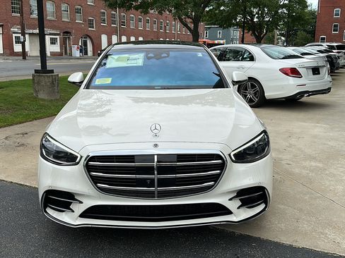 Used 2023 Mercedes-Benz S 500 4MATIC image 4