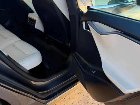 Used 2021 Tesla Model S Long Range Plus image 19