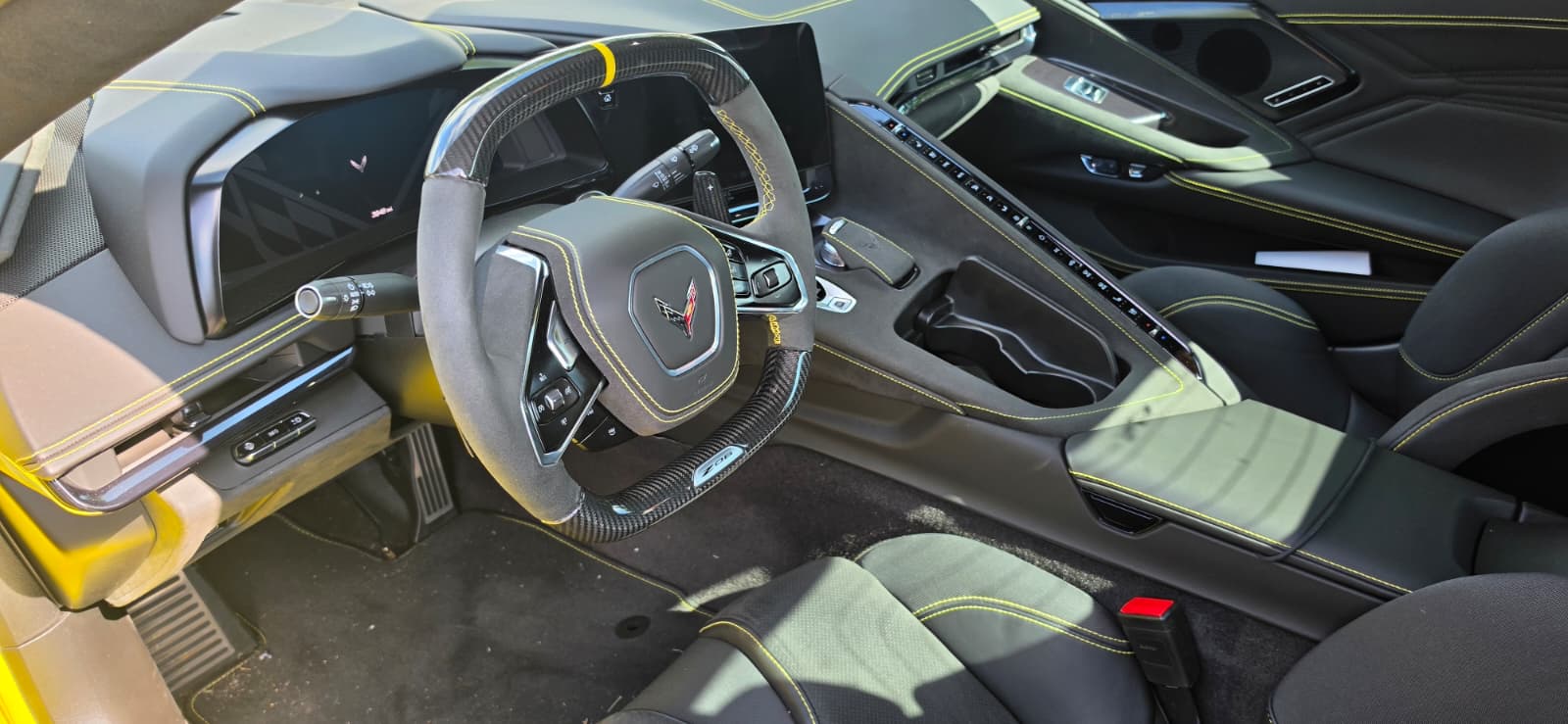 Used 2023 Chevrolet Corvette Z06 w/ Z07 Performance Package RWD image 4