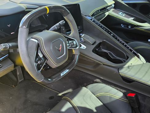 Used 2023 Chevrolet Corvette Z06 w/ Z07 Performance Package RWD image 4