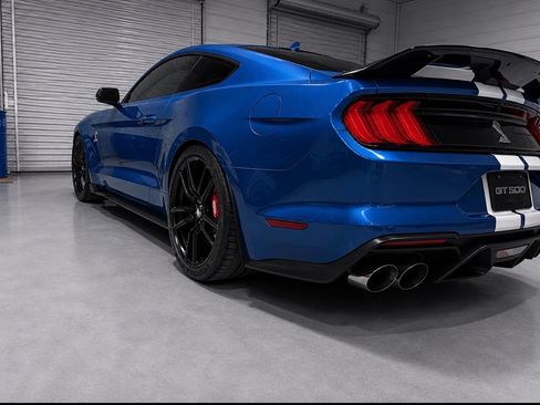 Used 2021 Ford Mustang Shelby GT500 w/ Technology Package RWD image 5