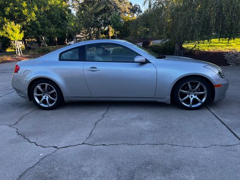 Used 2004 INFINITI G35 Coupe w/ Premium Pkg RWD image 11