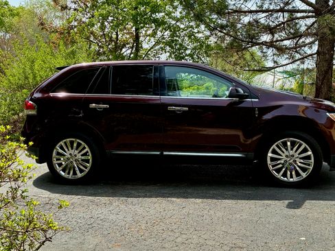 Used 2011 Lincoln MKX AWD w/ 102A Rapid Spec Order Code image 5