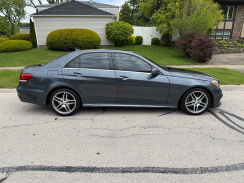 Used 2014 Mercedes-Benz E 350 4MATIC Sedan image 4