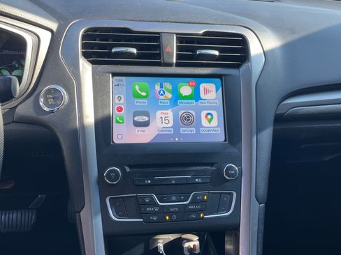 Used 2018 Ford Fusion SE image 11