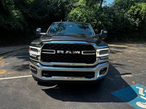 Used 2023 RAM 2500 Big Horn w/ Level B Equipment Group AWD/4WD image 6