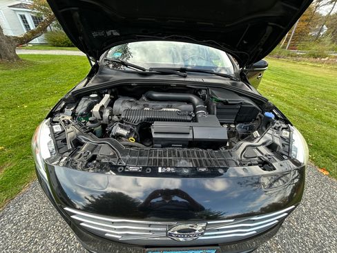 Used 2016 Volvo S60 T5 Premier image 12