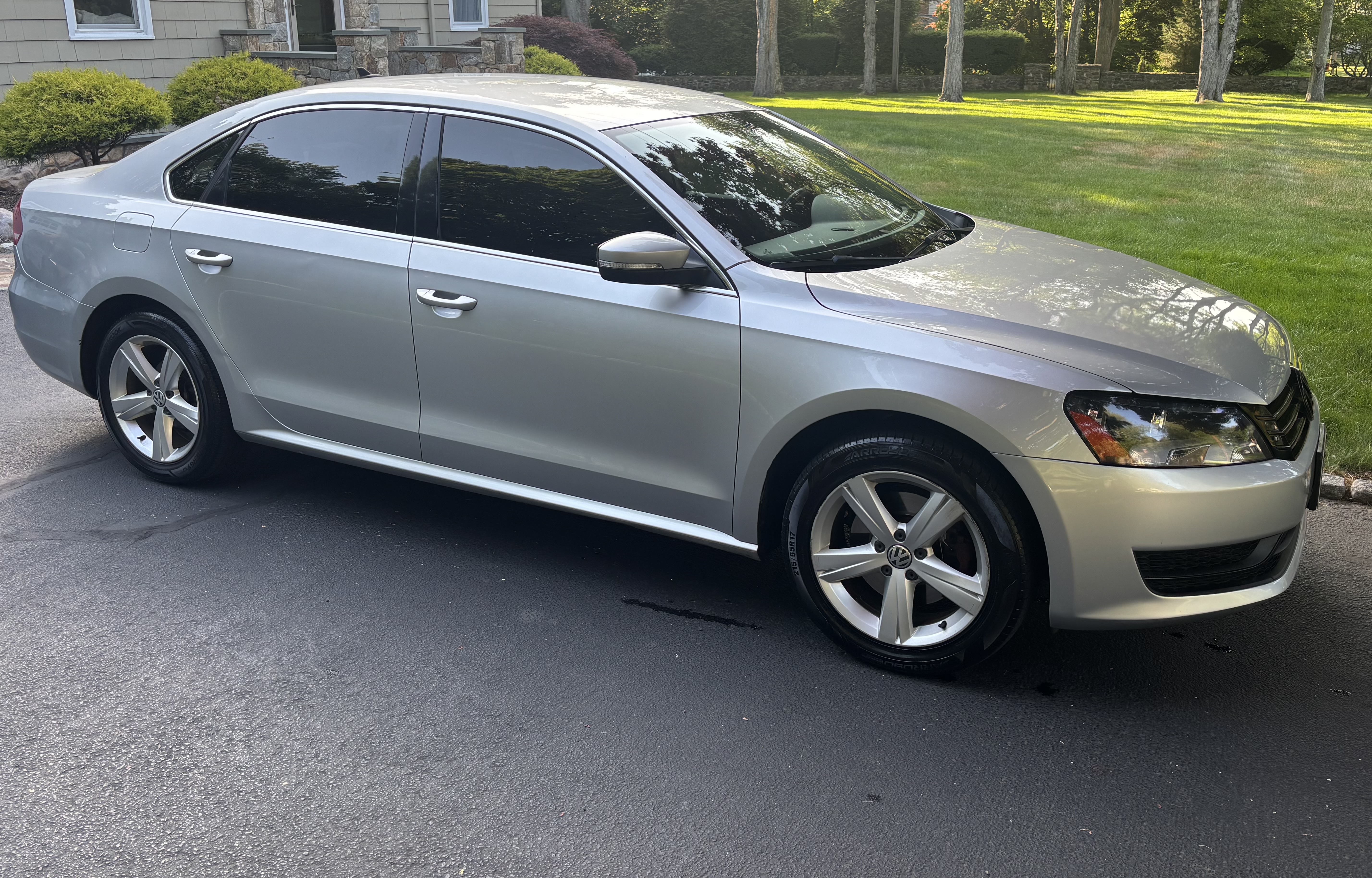 Used 2014 Volkswagen Passat 1.8T SE FWD image 2