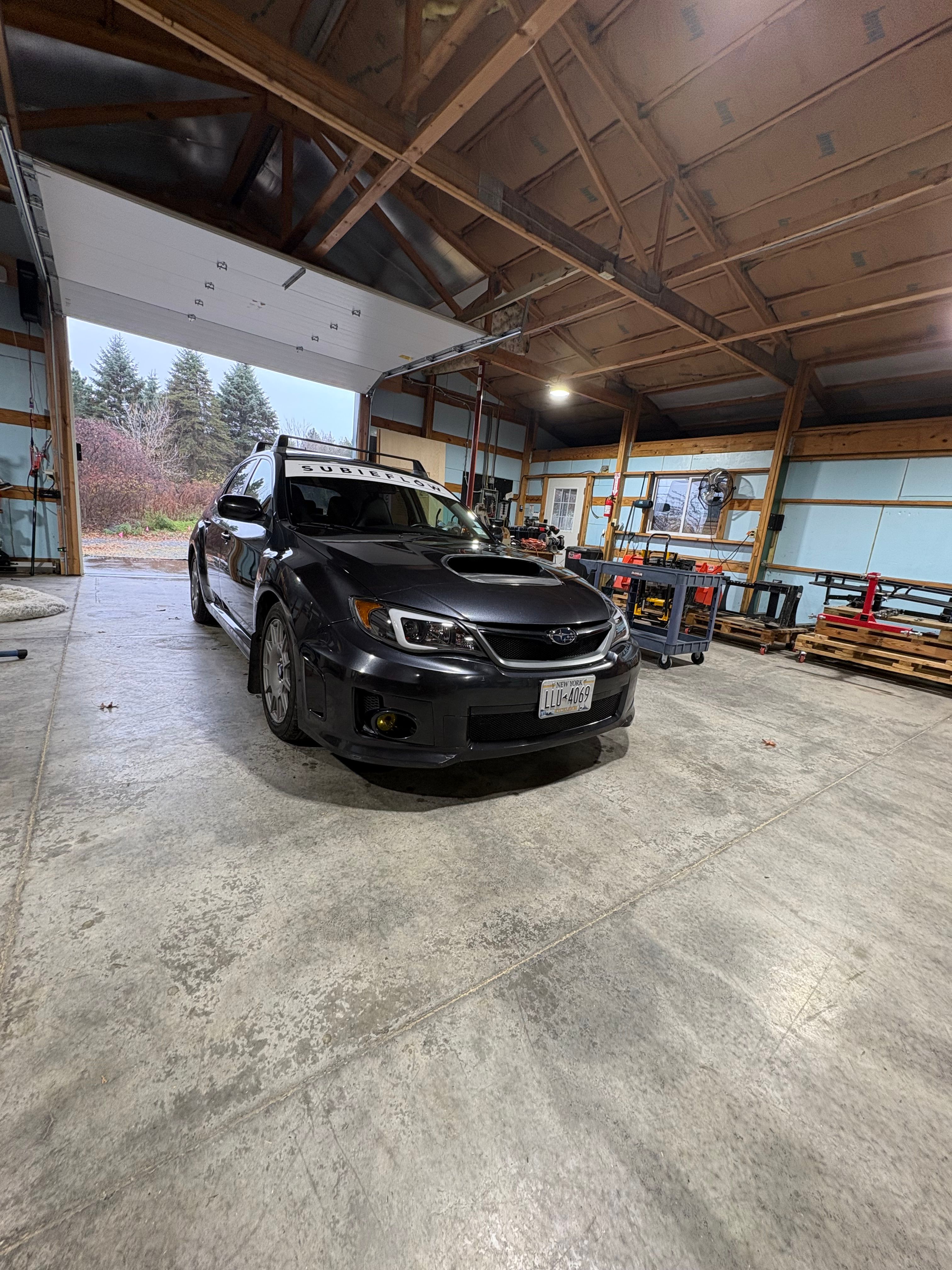 Used 2011 Subaru Impreza WRX Premium AWD/4WD image 8