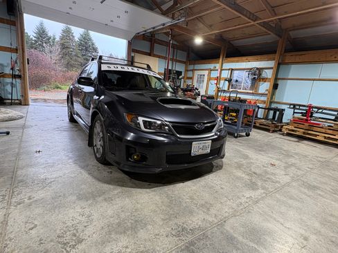 Used 2011 Subaru Impreza WRX Premium AWD/4WD image 8