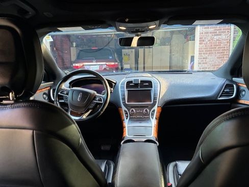 Used 2020 Lincoln Nautilus Reserve image 15