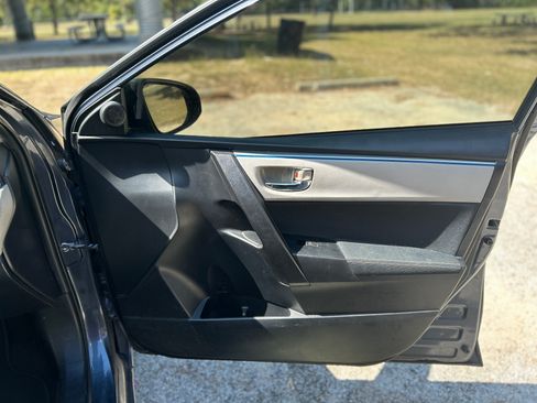 Used 2015 Toyota Corolla LE image 21