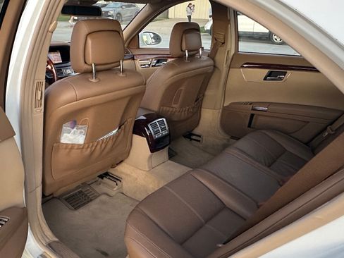 Used 2008 Mercedes-Benz S 550 4MATIC image 9