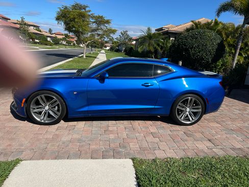 Used 2016 Chevrolet Camaro LT w/ RS Package image 5
