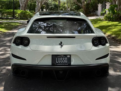 Used 2018 Ferrari GTC4Lusso T image 4