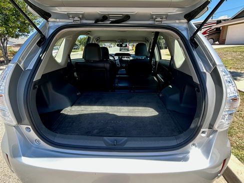 Used 2013 Toyota Prius V Five FWD image 15
