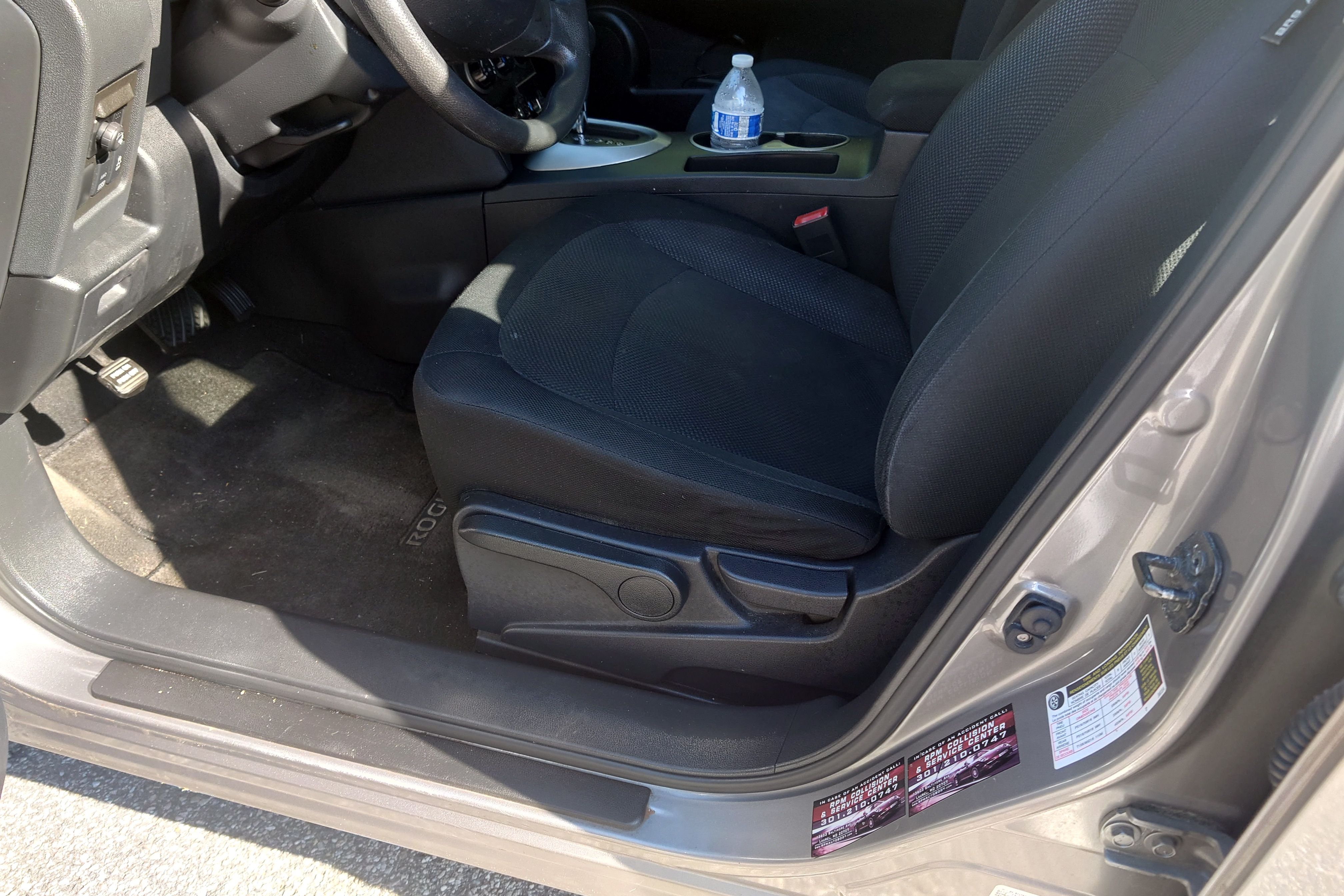 Used 2011 Nissan Rogue S AWD/4WD image 8