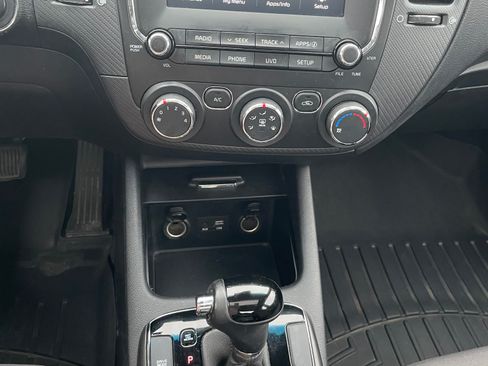 Used 2018 Kia Forte S w/ S Technology Plus Package image 19