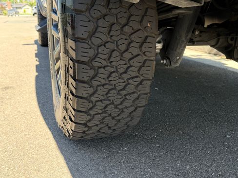 Used 2022 Ford Ranger Lariat w/ Tremor Off-Road Package AWD/4WD image 8