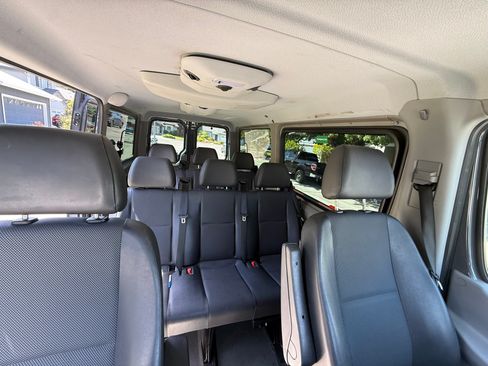 Used 2017 Mercedes-Benz Sprinter 2500 image 9