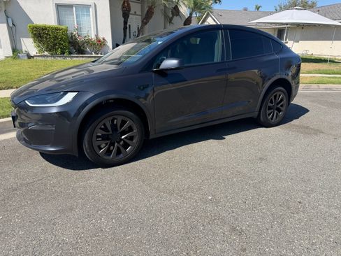 Used 2024 Tesla Model X AWD/4WD image 2
