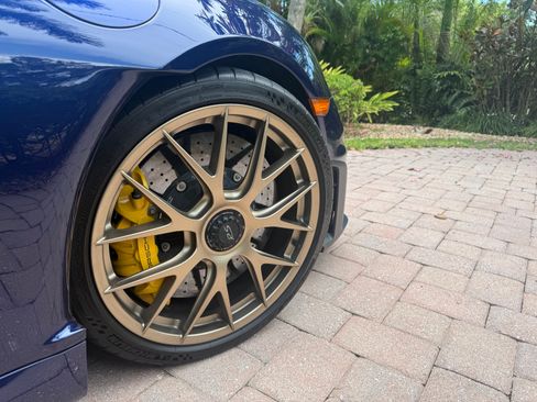 Used 2023 Porsche 718 Cayman GT4 RS RWD image 12