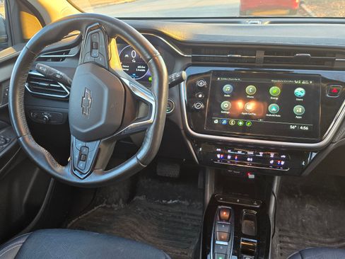 Used 2023 Chevrolet Bolt EUV LT w/ Convenience Package image 10