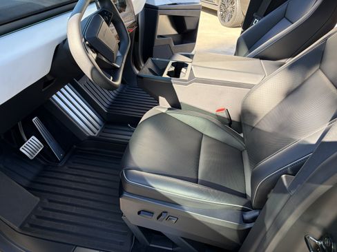 Used 2024 Tesla Cybertruck Cyberbeast image 10