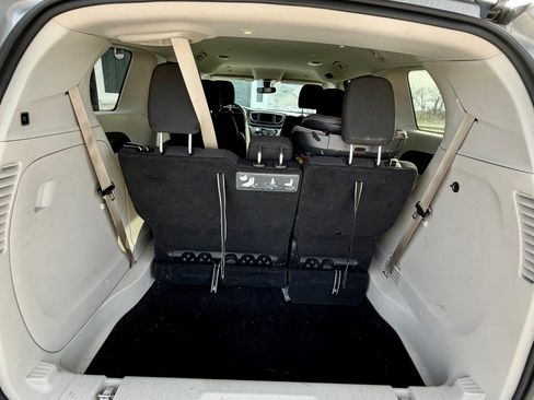 Used 2019 Chrysler Pacifica Touring Plus image 11