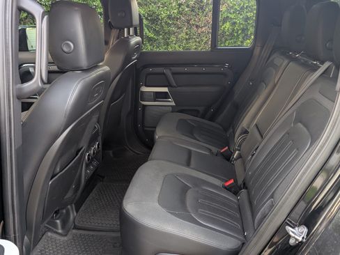 Used 2021 Land Rover Defender 110 S image 9