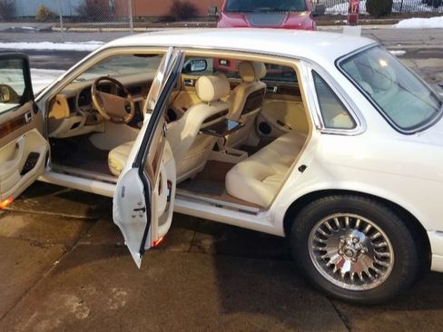 Used 1997 Jaguar XJ Vanden Plas image 8
