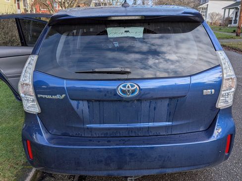 Used 2012 Toyota Prius V Three image 6