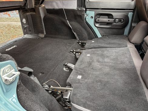 Used 2015 Jeep Wrangler Unlimited Sport image 17