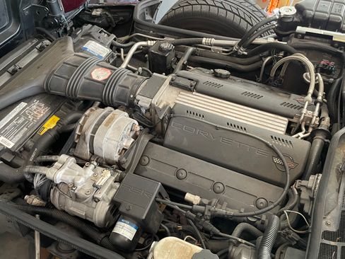 Used 1993 Chevrolet Corvette Coupe RWD image 2