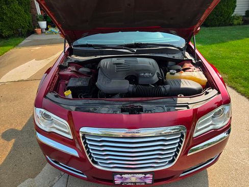 Used 2013 Chrysler 300 Touring w/ Driver Convenience Group RWD image 9