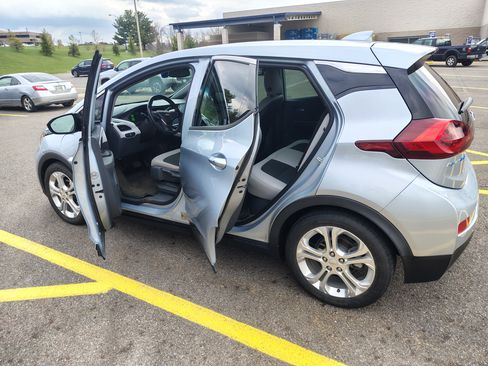 Used 2017 Chevrolet Bolt LT image 8