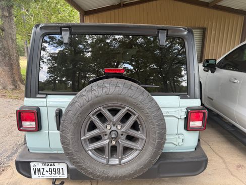 Used 2024 Jeep Wrangler Unlimited Sport w/ Convenience Group AWD/4WD image 19
