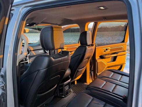 Used 2021 RAM 1500 Laramie image 10