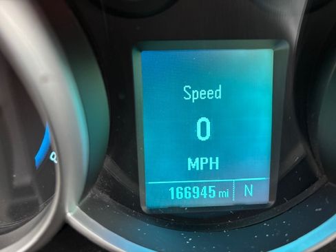 Used 2012 Chevrolet Cruze LS image 4