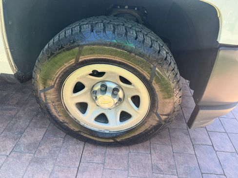 Used 2018 Chevrolet Silverado 1500 W/T w/ Trailering Package image 9