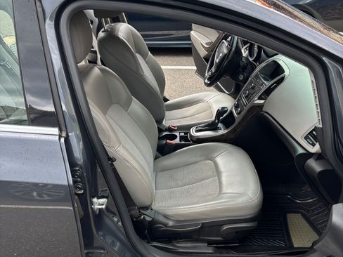 Used 2012 Buick Verano FWD image 9